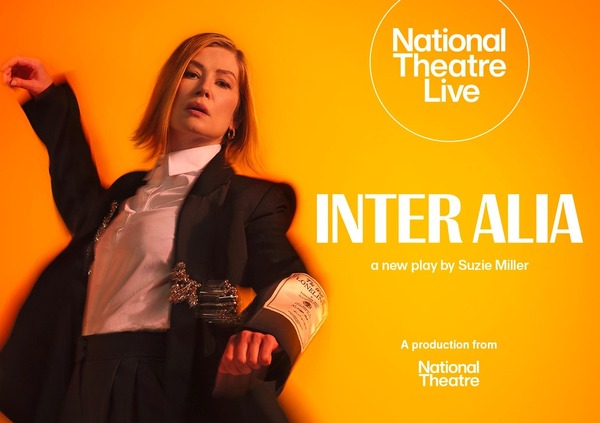 ナショナル・シアター・ライブ2025-2026「インター・エイリア」 2枚目の写真・画像