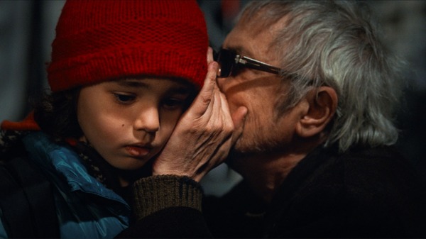 『都市の寓話 An Urban Allegory』© Ad Vitam Films / Social Animals / Arte France Cinéma / 2024