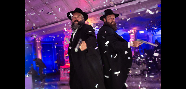 コート・スティーリング 25枚目の写真・画像