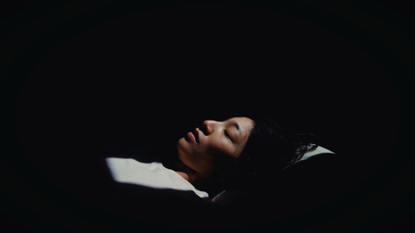 『まっすぐな首』