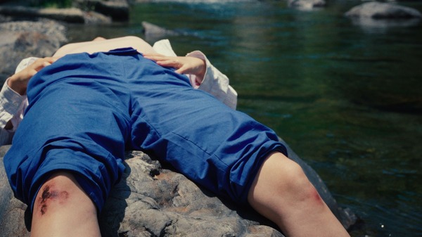 『まっすぐな首』