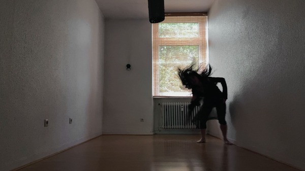 『ストラスブール1518 STRASBOURG 1518』©British Broadcasting Corporation and Academy Films 2020. All Rights Reserved