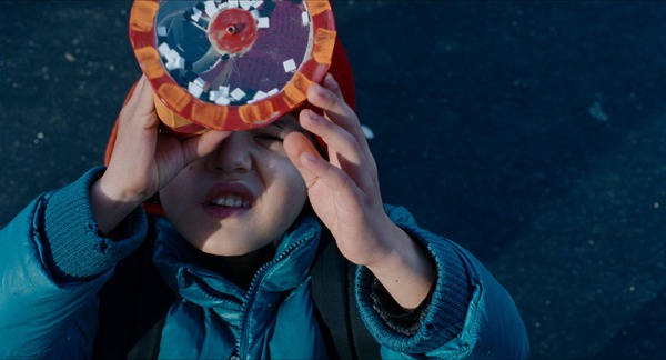 『都市の寓話 An Urban Allegory』© Ad Vitam Films / Social Animals / Arte France Cinéma / 2024