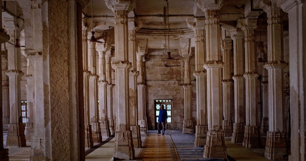 『誓い 建築家 B・V・ドーシ』