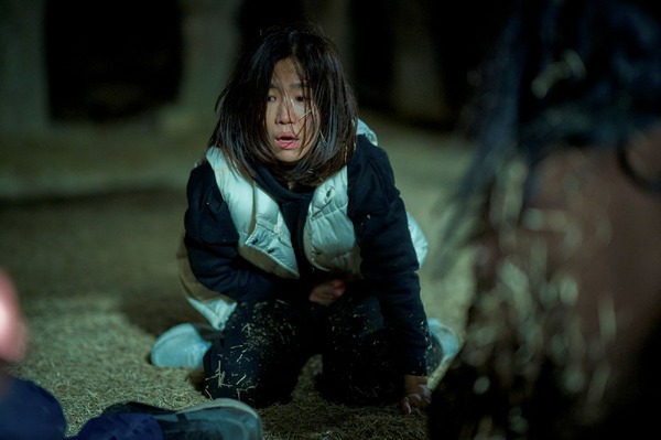 白い車に乗った女 7枚目の写真・画像