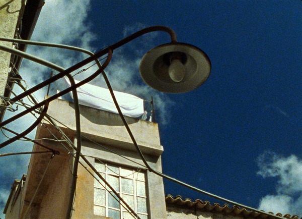 『おくりもの　4Kレストア版』(C) Santamira - Coop. CA.RI.NA.