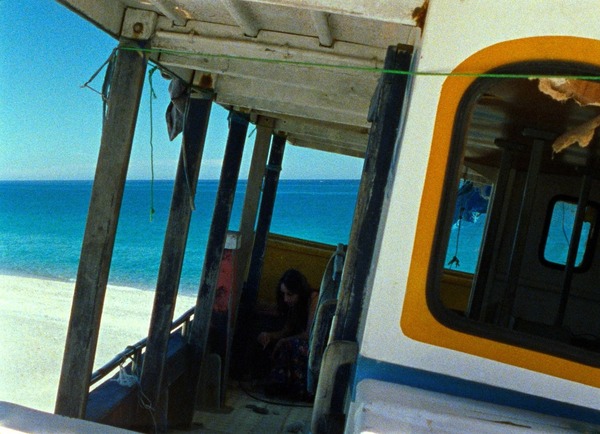 『おくりもの　4Kレストア版』(C) Santamira - Coop. CA.RI.NA.