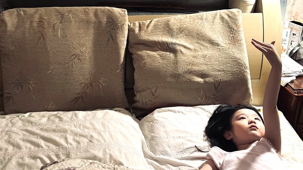 左利きの少女 7枚目の写真・画像