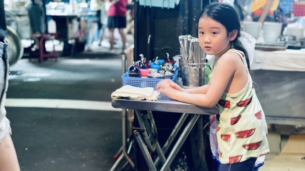 左利きの少女 8枚目の写真・画像