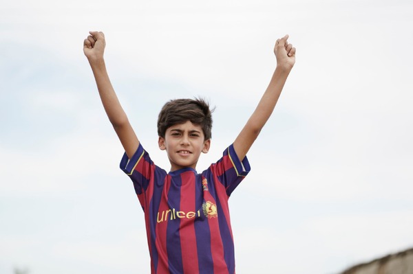 バグダッド・メッシ 片足のサッカー少年 14枚目の写真・画像