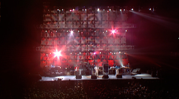 『エリック・クラプトン：ライヴ・アット・ステイプルズ・センター2001』© 2002 REPRISE RECORDS INC.