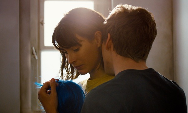 『ガール・アンド・スパイダー』© 2021 Beauvoir Films / Zürcher Film / SRF