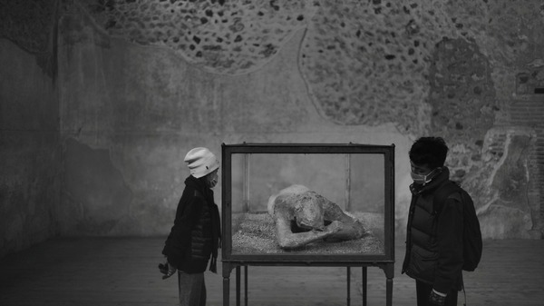 ポンペイ、雲の下に生きる 6枚目の写真・画像