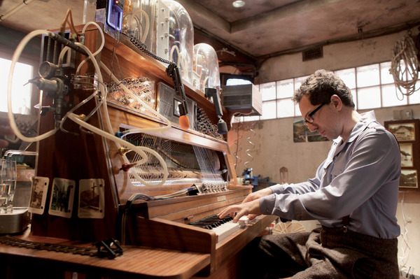 『ムード・インディゴ うたかたの日々』 -(C) Brio Films - Studiocanal - France 2 Cinema All rights reserved.