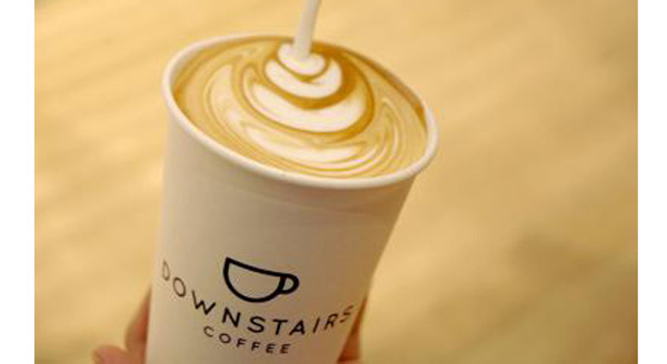 ドリンクはすべてテイクアウト（店内価格より100円引き）が可能。