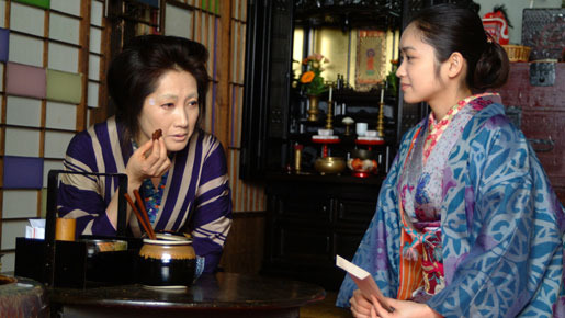 『丘を越えて』 -(C) 「丘を越えて」製作委員会2008