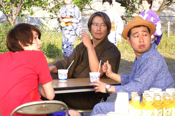 前野朋哉（園田役）＆落合モトキ（友生役）／『娚の一生』-(C) 2015 西炯子・小学館／「娚の一生」製作委員会
