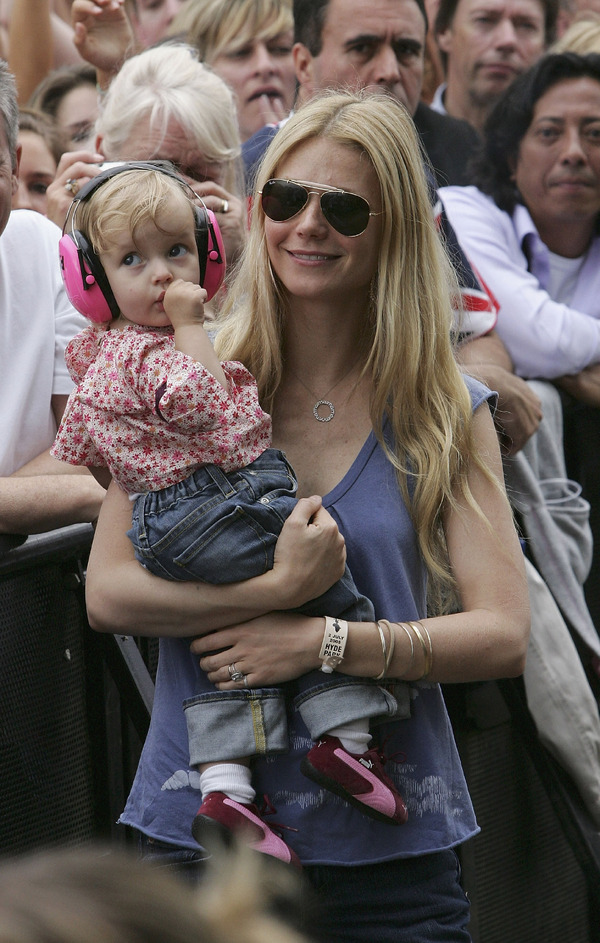 グウィネス・パルトロウ＆アップルちゃん-(C) Getty Images