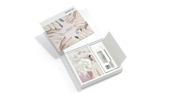 「スワロフスキー CREATE YOUR STYLE ネイルデザインボックス」は日本のネイル アーティスト藤井愛弓氏デザインの6つのテーマで展開されている。