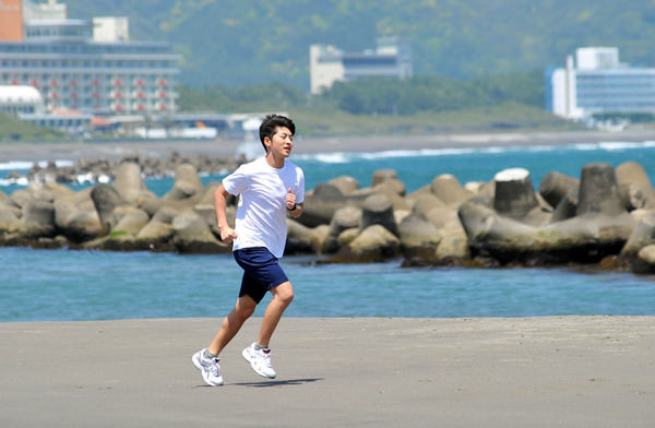 「GTO」新シリーズ　-（C）2014関西テレビ放送（C）藤沢とおる／講談社