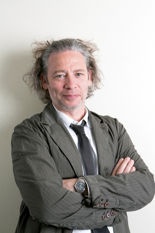 『サンシャイン 歌声が響く街』 -((C)DNA Films