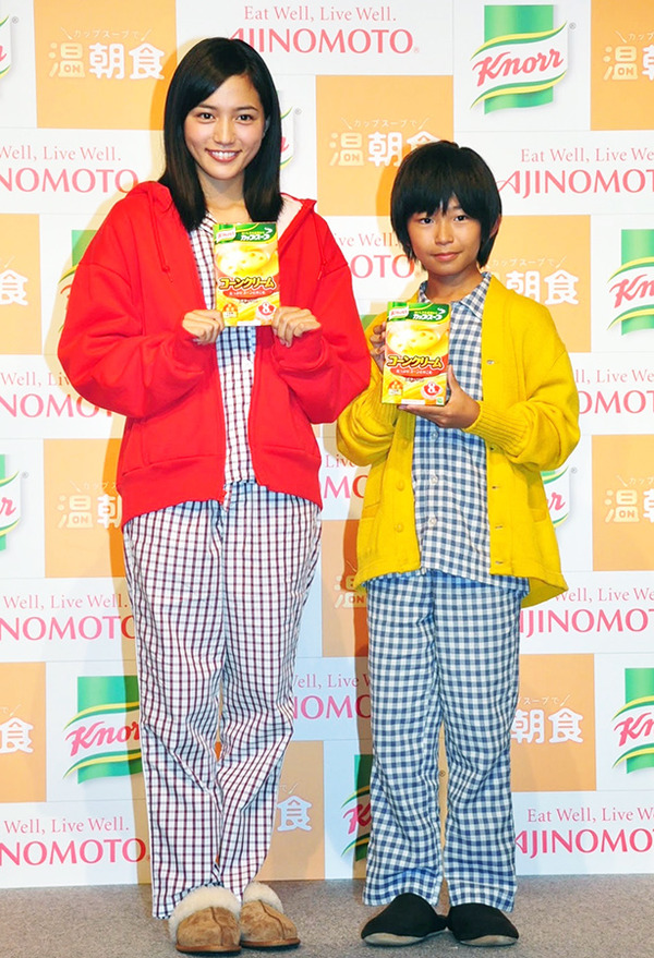 “姉弟”を演じた、川口春奈＆加藤清史郎／「クノール カップスープ」新CM記者発表会