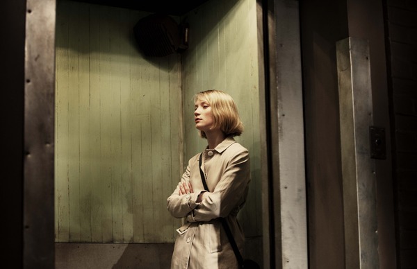 【特別映像】ミア・ワシコウスカ、「出演の決め手は彼」と公然告白！『嗤う分身』