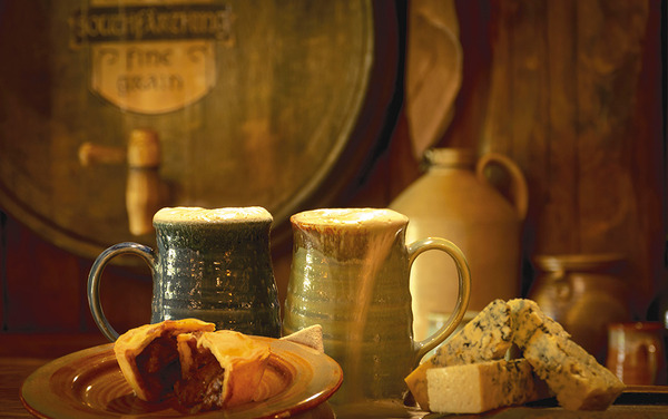 緑竜館／ホビット庄-(C) “Hobbiton Movie Set Tours” for Hobbiton