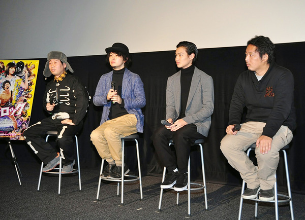 野村周平＆岡本啓佑（黒猫チェルシー）＆前野朋哉＆入江悠（監督）／『日々ロック』大ヒット舞台挨拶