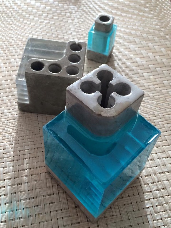 種類は3種類用意。それぞれにクリアとブルーがある。