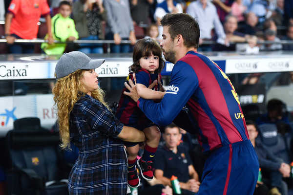 シャキーラ＆ジェラール・ピケ＆ミランくん-(C) Getty Images