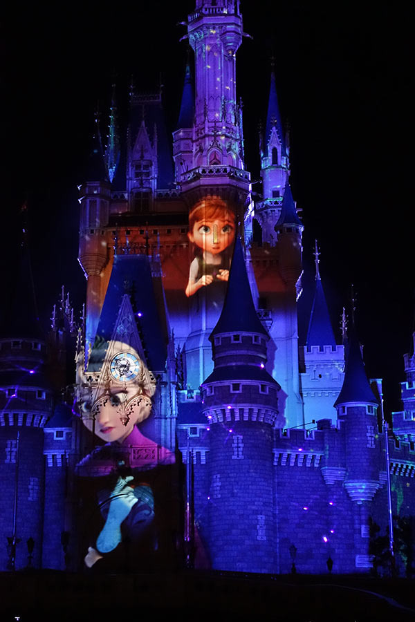 「Let It Go」を歌うエルサ／「ワンス・アポン・ア・タイム」の“スペシャルウィンターエディション”