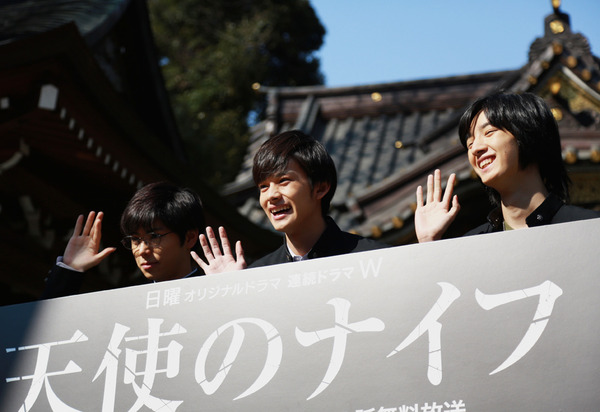 村上虹郎＆北村匠海＆清水尋也／連続ドラマW「天使のナイフ」大ヒット＆更正祈祷 in 豊川稲荷神社