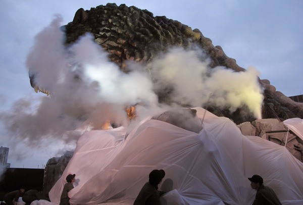 実物大“ゴジラヘッド”のお披露目点灯式　- TM&(C) TOHO CO., LTD.