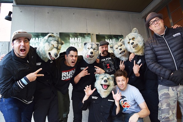 『マッドマックス 怒りのデス・ロード』主題歌を歌うMAN WITH A MISSION とZebrahead (C) 2015 VILLAGE ROADSHOW FILMS (BVI) LIMITED