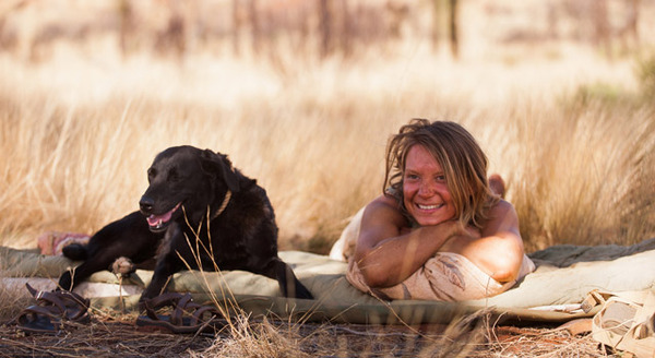 『奇跡の2000マイル』 - (C) 2013 SEE-SAW (TRACKS) HOLDINGS PTY LIMITED, A.P. FACILITIES PTY LIMITED, SCREEN AUSTRALIA, SOUTHAUSTRALIAN FILM CORPORATION, SCREEN NSW AND ADELAIDE FILM FESTIVAL