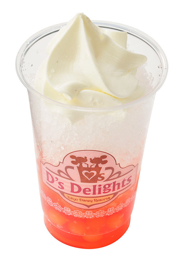 「ストロベリー＆ミルクソフトクリーム」（500円）