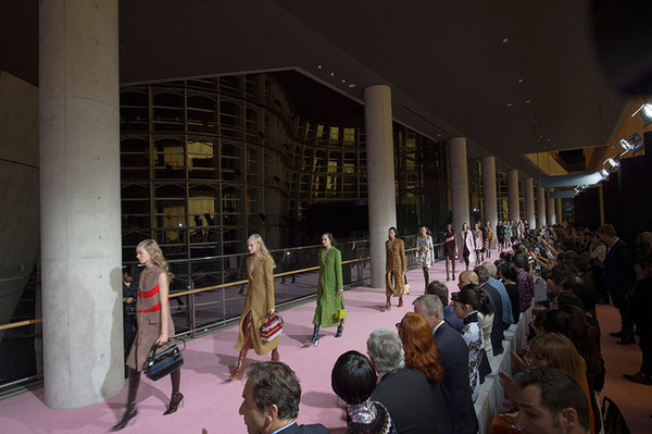Diorが国立新美術館で15-16AWのショー。リアーナ、菜々緒、夏帆、ローラ、マッピーが観覧