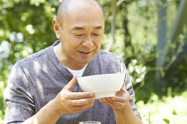 「サッポロ一番」新CMで吉田羊と高橋克実が夫婦に…9月17日オンエア