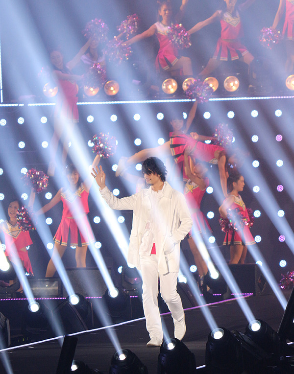 斎藤工-(C)TOKYO GIRLS COLLECTION　2015 A／W