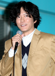 会社で唯一の人格者・藤田さん役の田辺誠一