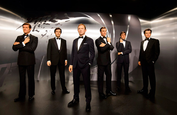ジェームズ・ボンド6人をモチーフにした蝋人形
