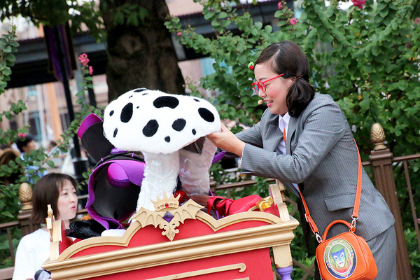 「ファッションチェック」／ヴィランズ・ハロウィーン・パーティー