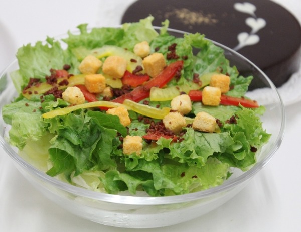 「パーティバーレル オリジナル」のクリスマスサラダ