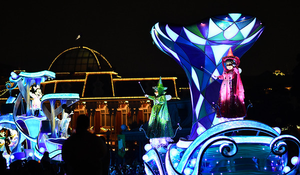 パレード「ナイトフォール・グロウ」