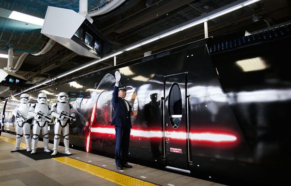 「スター・ウォーズ／フォースの覚醒」号出発式