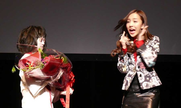 石井心愛＆板野友美／「Tomomi Itano 10th Anniversary Special Event～ちゃんと10周年フリかえろぉーよー!お…おー!!～」