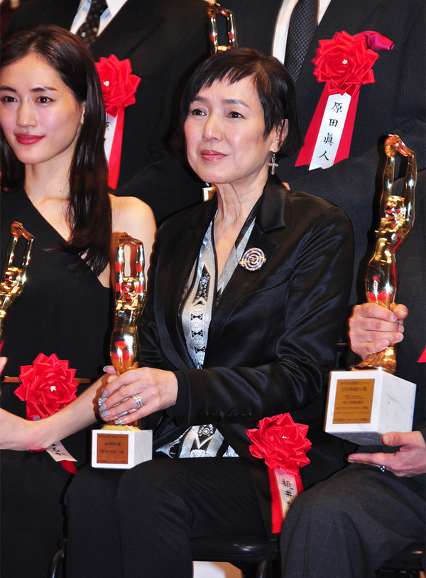 綾瀬はるか、桃井かおり／第70回毎日映画コンクール表彰式