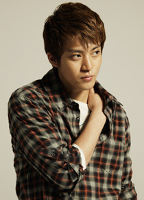 『TAJOMARU』　小栗旬　-(C) 石川拓也