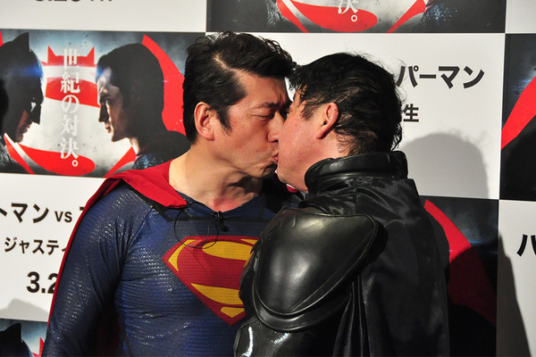 寺門ジモン、上島竜兵／『バットマン vs スーパーマン ジャスティスの誕生』イベント